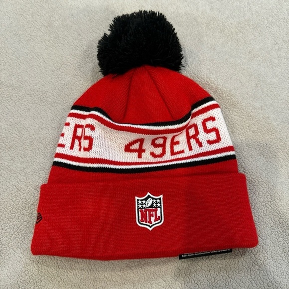 San Francisco New Era 49ers puffball beanie - Picture 2 of 3